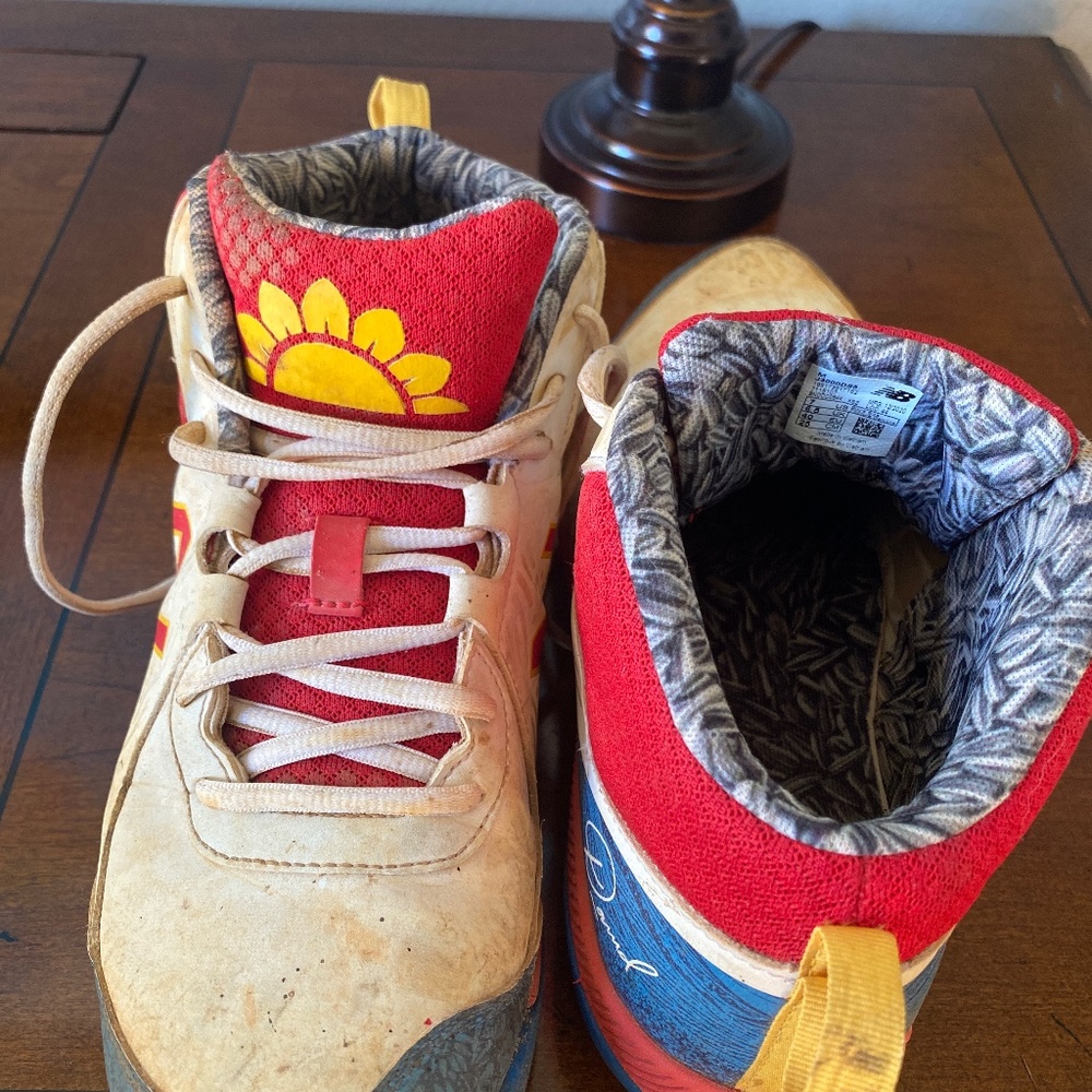 Baseball cleats